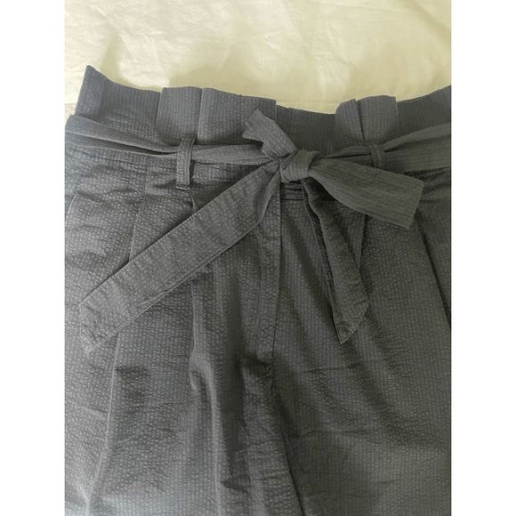 Chic High-Waist Black Shorts with Adjustable Tie Belt - Picture 4 of 8